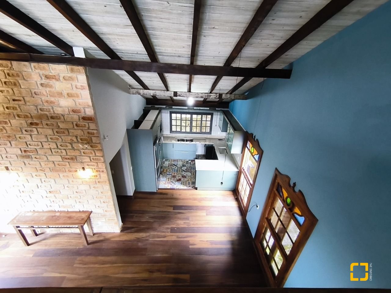 Casa com 270m², 3 quartos (sendo 1 suíte), 2 garagens, no bairro Lagoa da Conceição em Florianópolis