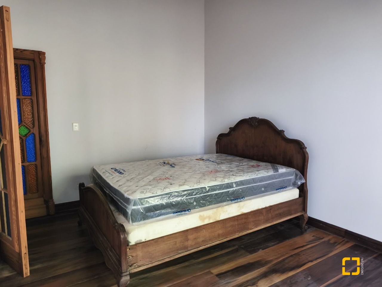 Casa com 270m², 3 quartos (sendo 1 suíte), 2 garagens, no bairro Lagoa da Conceição em Florianópolis