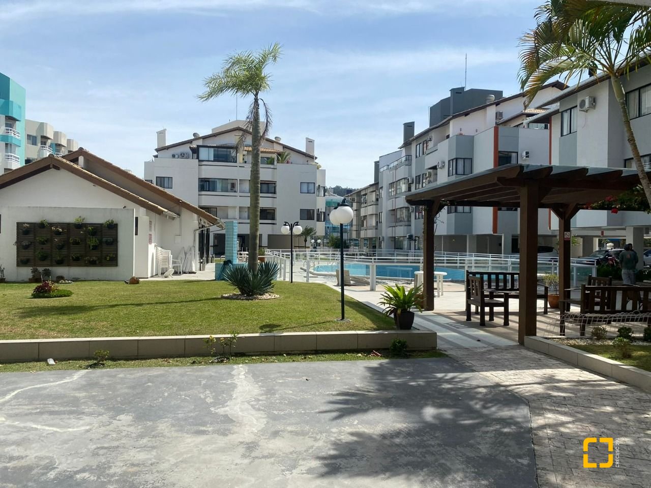 Cobertura com 102m², 3 quartos (sendo 1 suíte), no bairro Ingleses do Rio Vermelho em Florianópolis