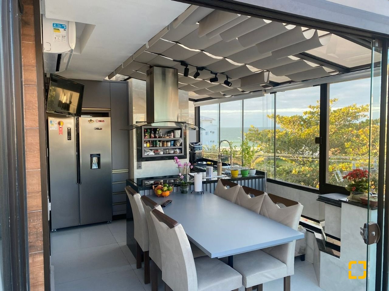 Cobertura com 102m², 3 quartos (sendo 1 suíte), no bairro Ingleses do Rio Vermelho em Florianópolis