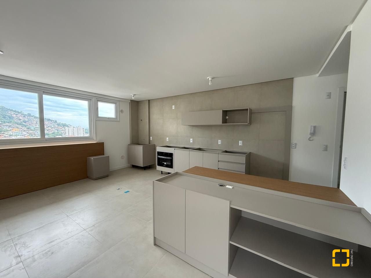 Studio com 50m², 2 quartos (sendo 1 suíte), 1 garagem, no bairro Centro em Florianópolis
