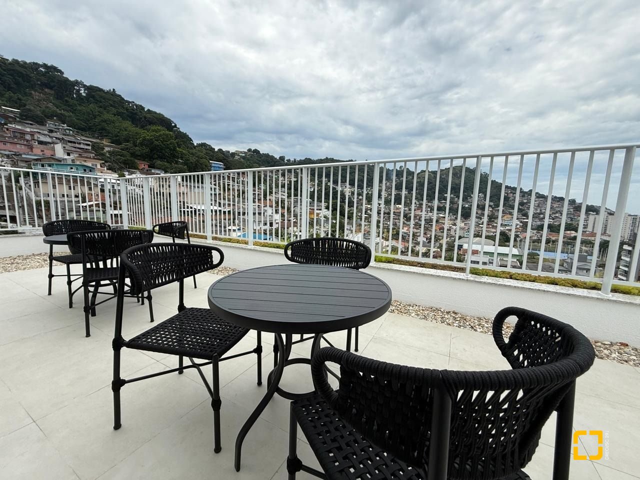 Studio com 50m², 2 quartos (sendo 1 suíte), 1 garagem, no bairro Centro em Florianópolis