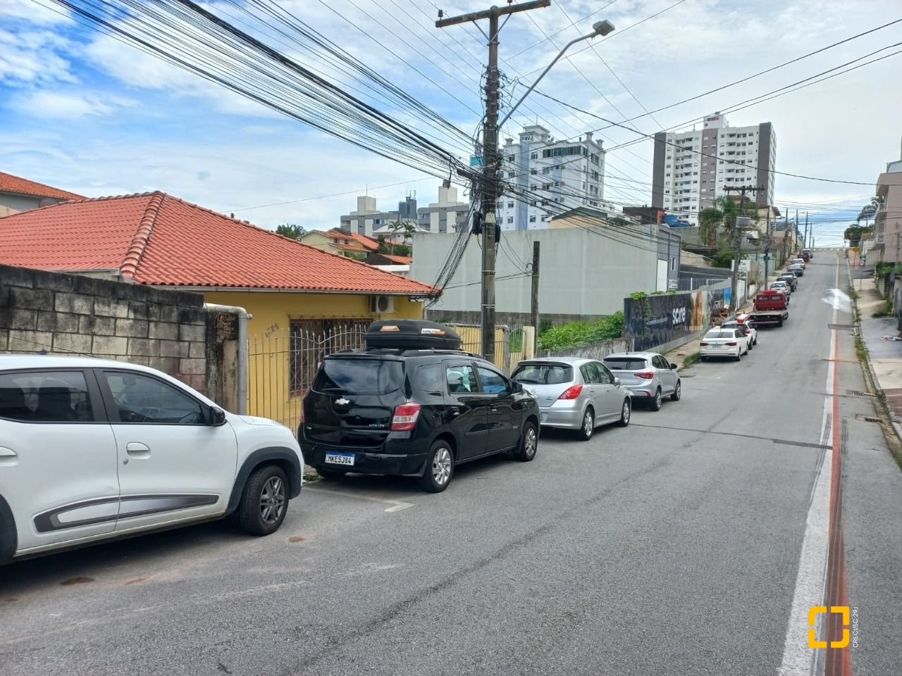 Casa com 98m², 12 quartos (sendo 2 suítes), 1 garagem, no bairro Barreiros em São José