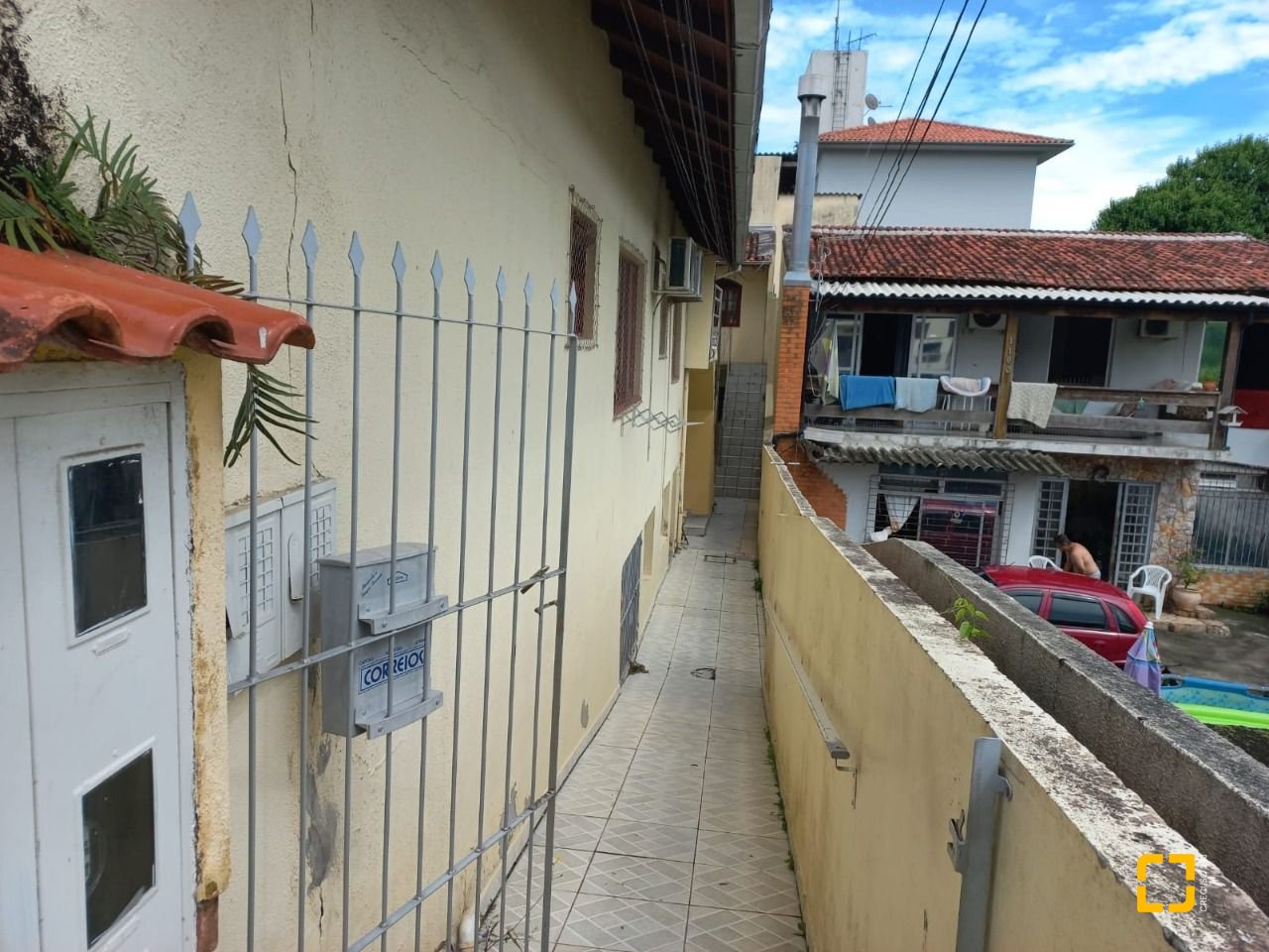 Casa com 98m², 12 quartos (sendo 2 suítes), 1 garagem, no bairro Barreiros em São José