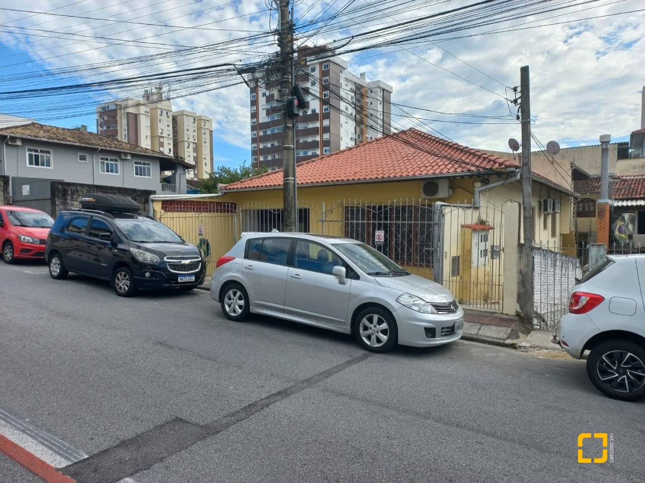Casa com 98m², 12 quartos (sendo 2 suítes), 1 garagem, no bairro Barreiros em São José