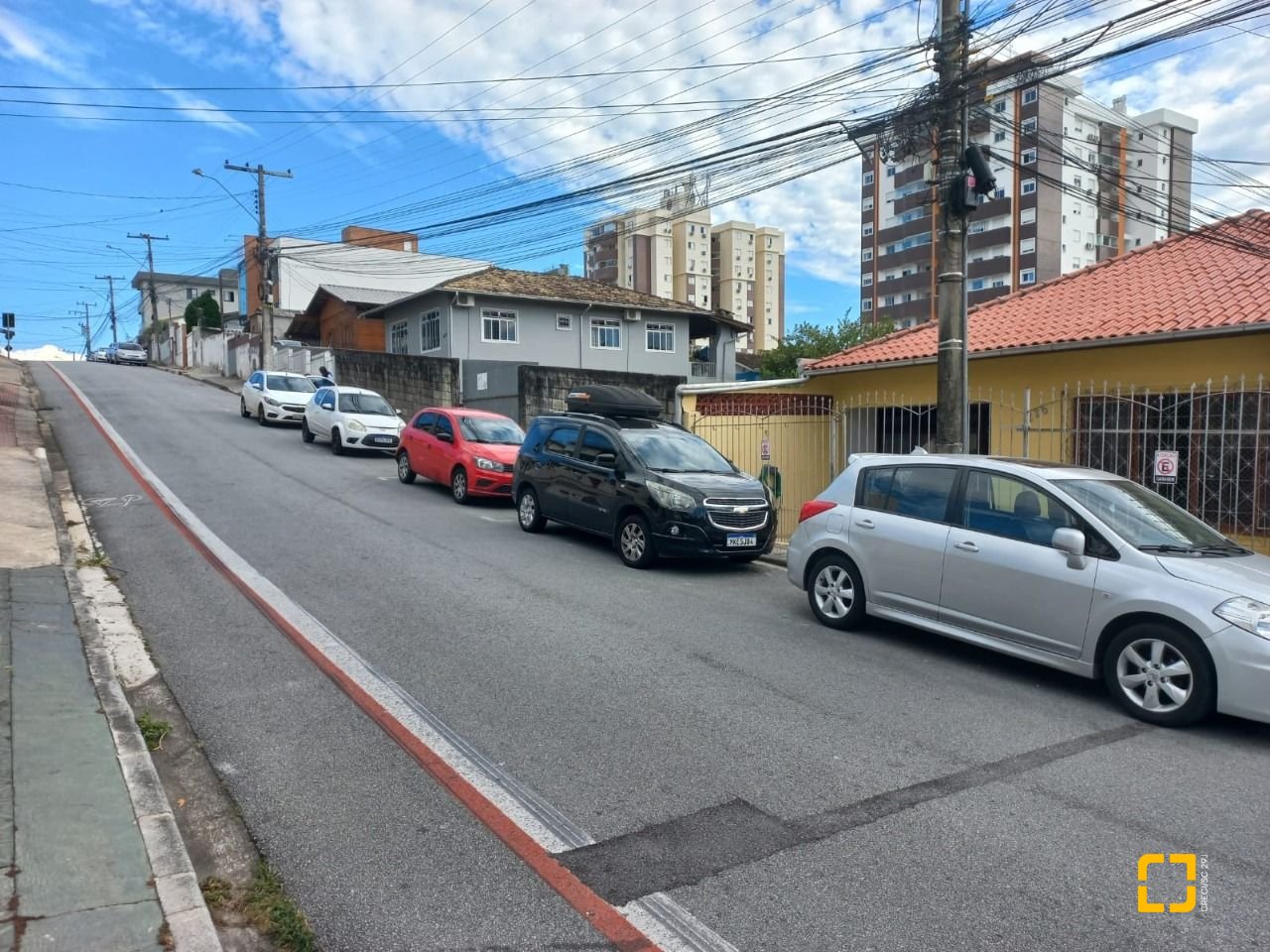 Casa com 98m², 12 quartos (sendo 2 suítes), 1 garagem, no bairro Barreiros em São José