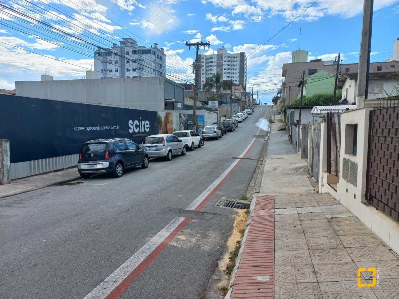 Casa com 98m², 12 quartos (sendo 2 suítes), 1 garagem, no bairro Barreiros em São José