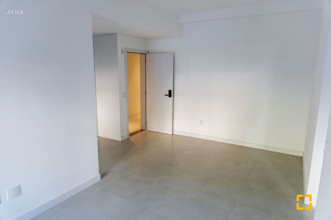 Apartamento com 67m², 3 quartos (sendo 1 suíte), 1 garagem, no bairro Centro em Florianópolis