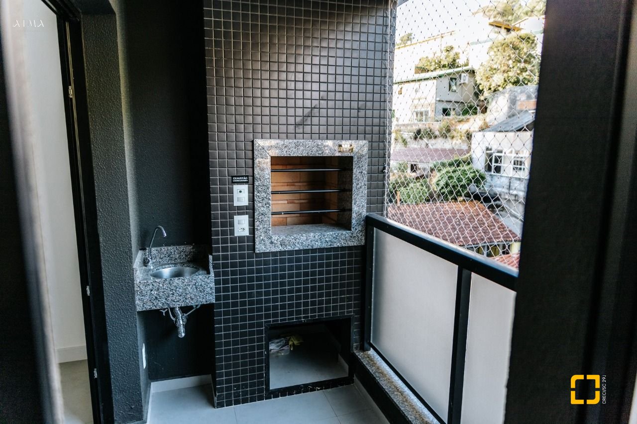 Apartamento com 67m², 3 quartos (sendo 1 suíte), 1 garagem, no bairro Centro em Florianópolis