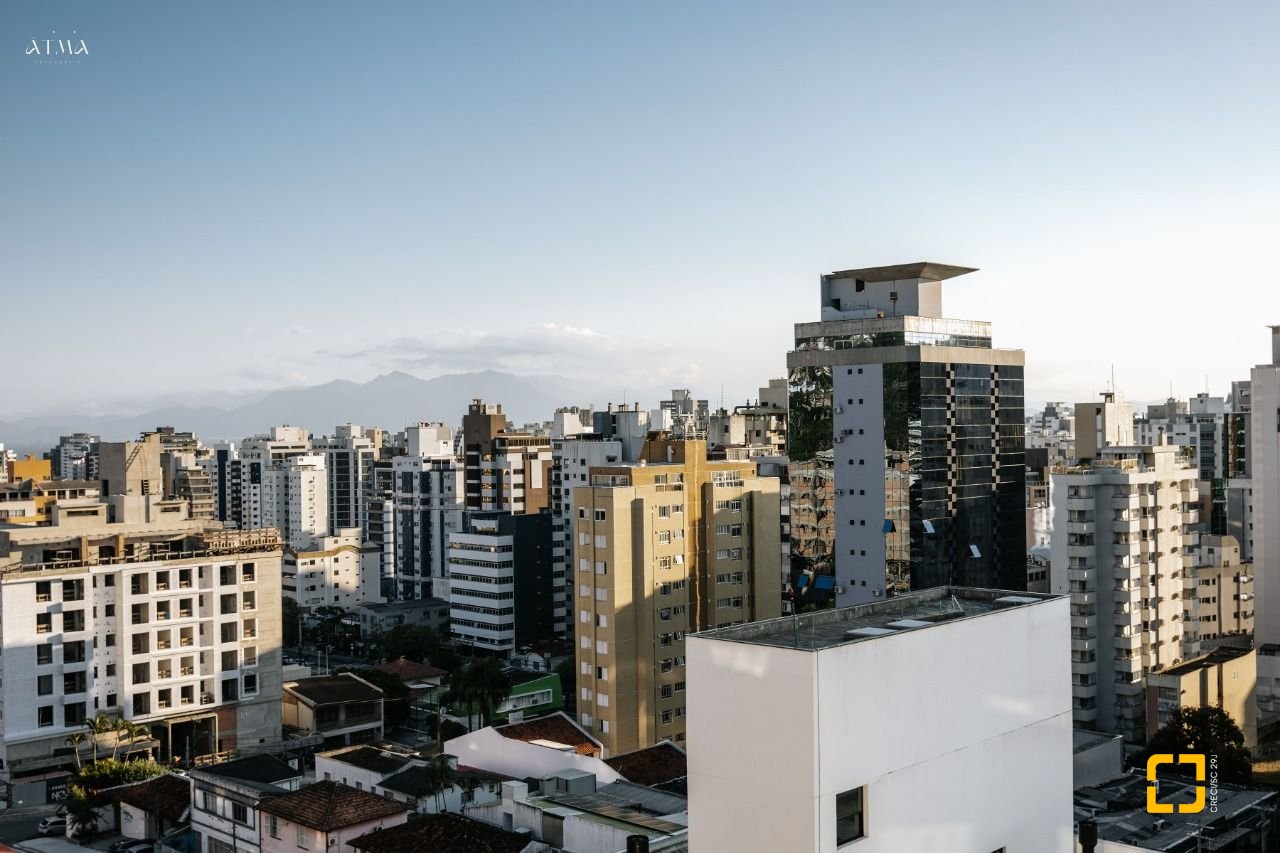 Apartamento com 67m², 3 quartos (sendo 1 suíte), 1 garagem, no bairro Centro em Florianópolis