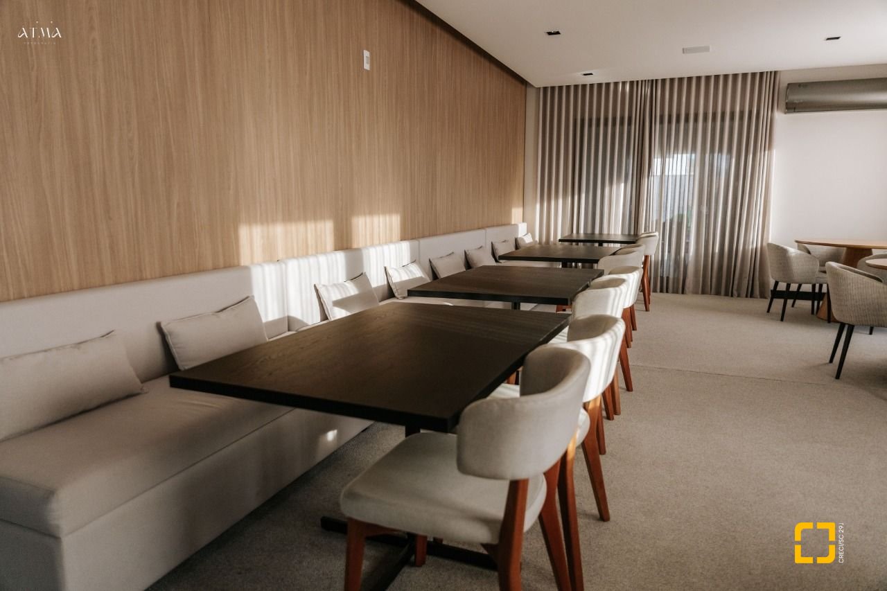 Apartamento com 67m², 3 quartos (sendo 1 suíte), 1 garagem, no bairro Centro em Florianópolis