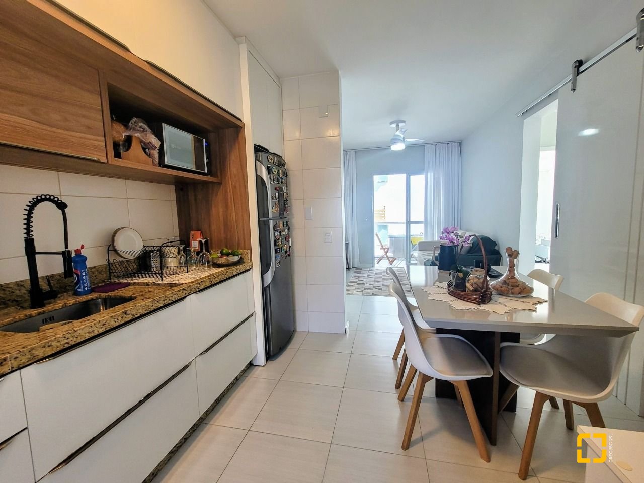 Apartamento com 85m², 3 quartos (sendo 1 suíte), 1 garagem, no bairro Cidade Universitaria Pedra Branca em Palhoça