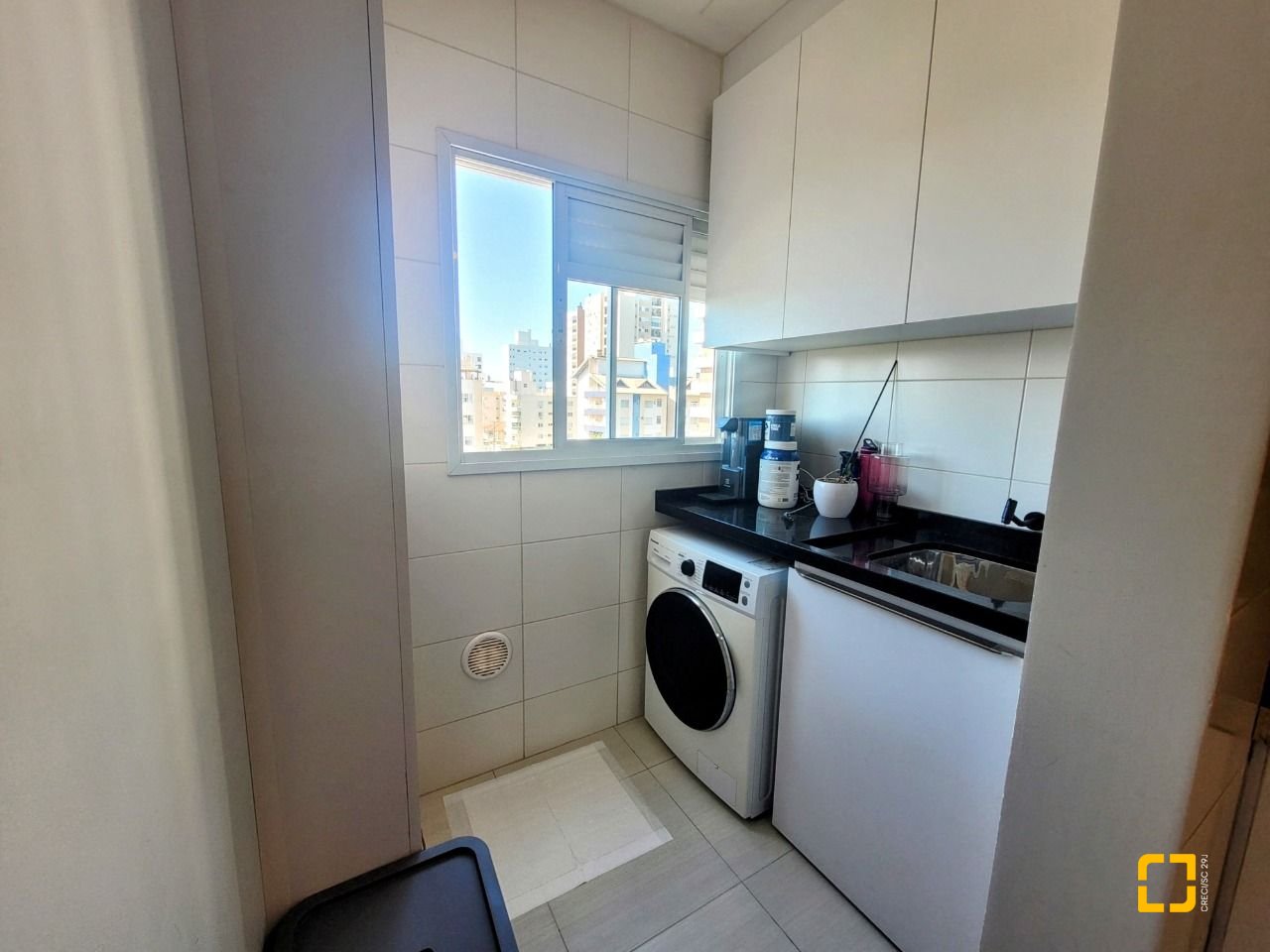 Apartamento com 85m², 3 quartos (sendo 1 suíte), 1 garagem, no bairro Cidade Universitaria Pedra Branca em Palhoça