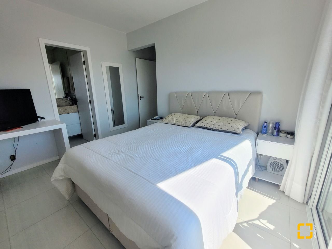 Apartamento com 85m², 3 quartos (sendo 1 suíte), 1 garagem, no bairro Cidade Universitaria Pedra Branca em Palhoça