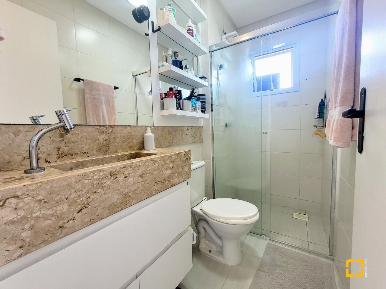 Apartamento com 85m², 3 quartos (sendo 1 suíte), 1 garagem, no bairro Cidade Universitaria Pedra Branca em Palhoça