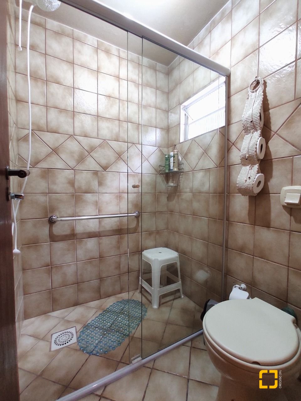 Casa com 250m², 3 quartos (sendo 1 suíte), 4 garagens, no bairro Centro em São José