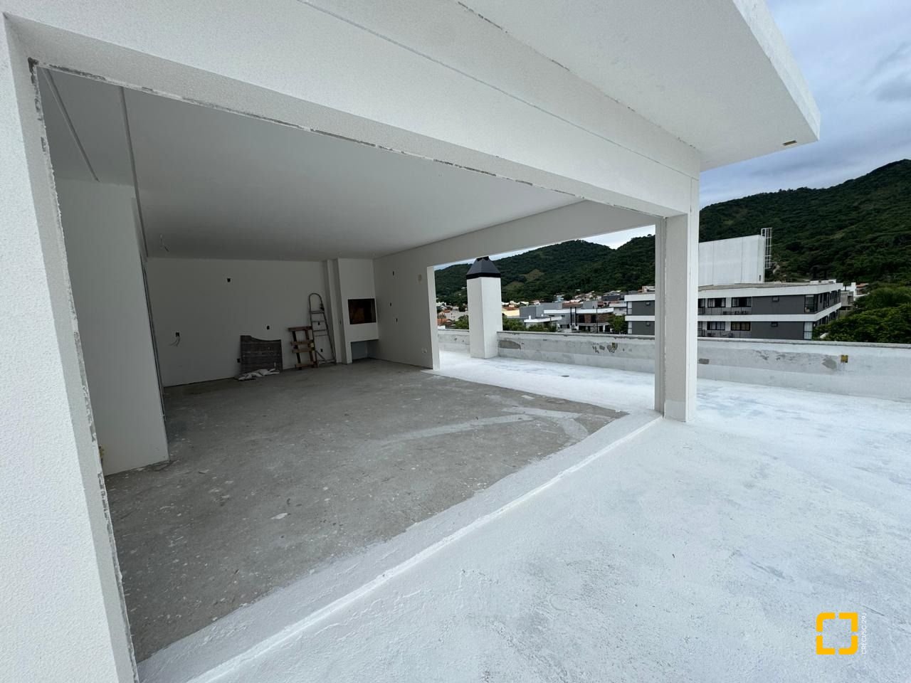 Studio com 32m², 2 quartos (sendo 1 suíte), 1 garagem, no bairro Ribeirão da Ilha em Florianópolis