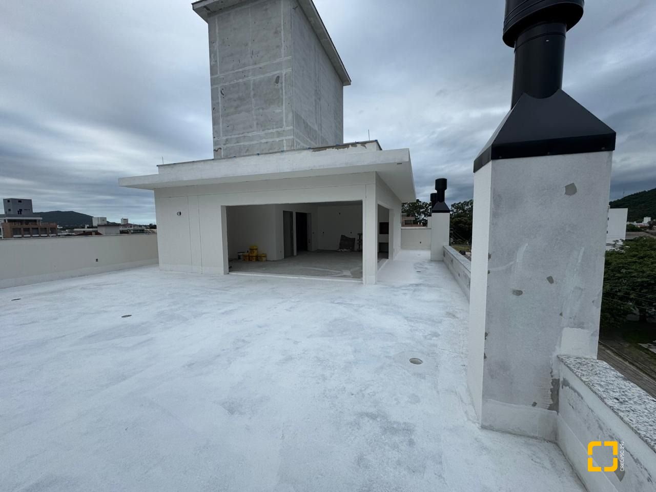 Studio com 32m², 2 quartos (sendo 1 suíte), 1 garagem, no bairro Ribeirão da Ilha em Florianópolis