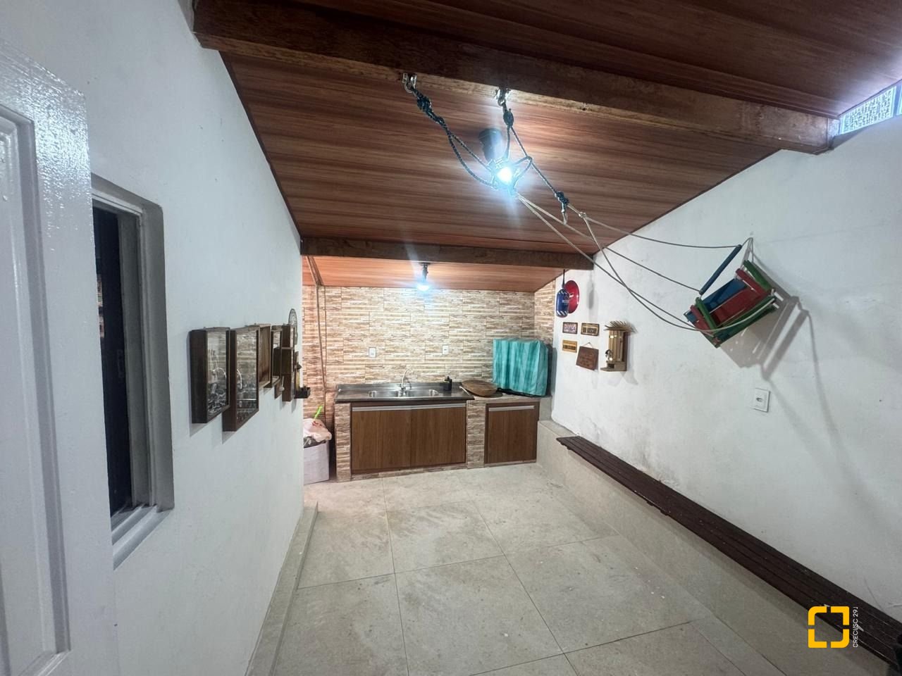 Casa com 110m², 3 quartos, 5 garagens, no bairro Itacorubi em Florianópolis