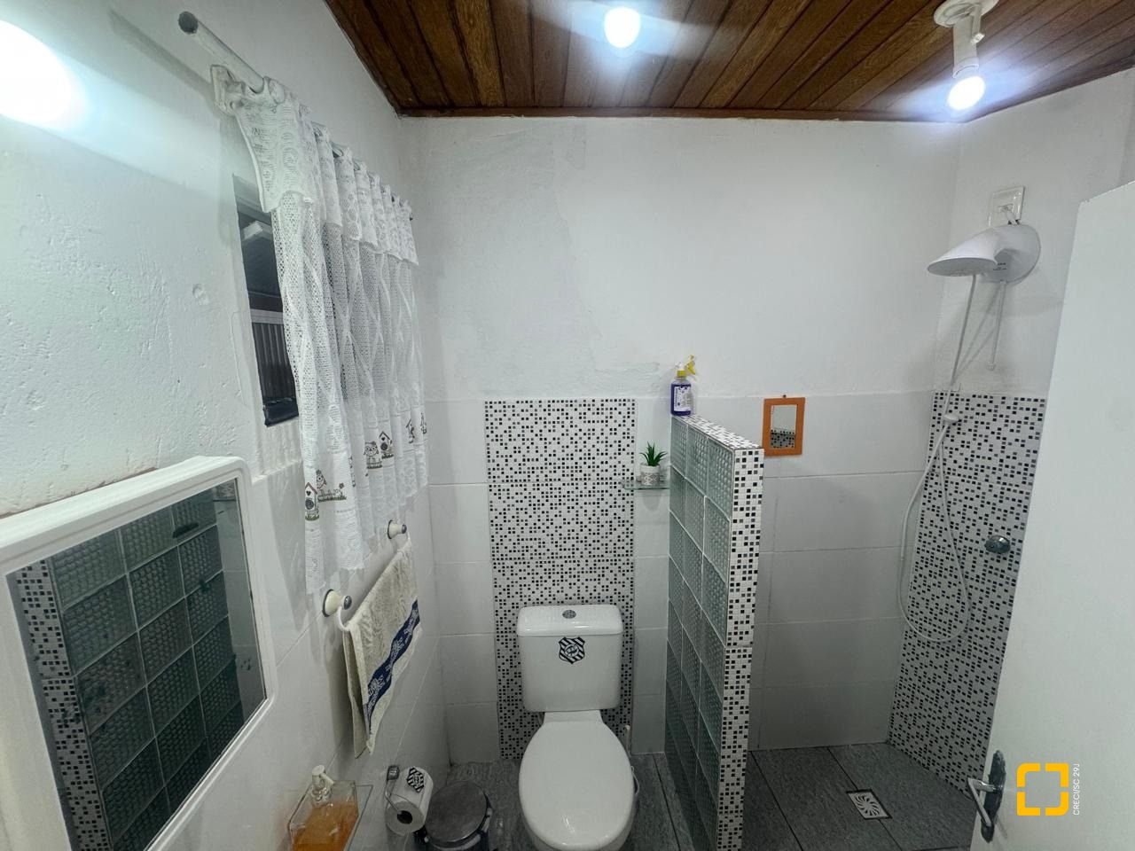 Casa com 110m², 3 quartos, 5 garagens, no bairro Itacorubi em Florianópolis