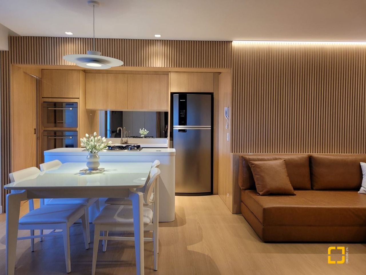 Apartamento com 73m², 3 quartos (sendo 1 suíte), 2 garagens, no bairro Centro em Florianópolis