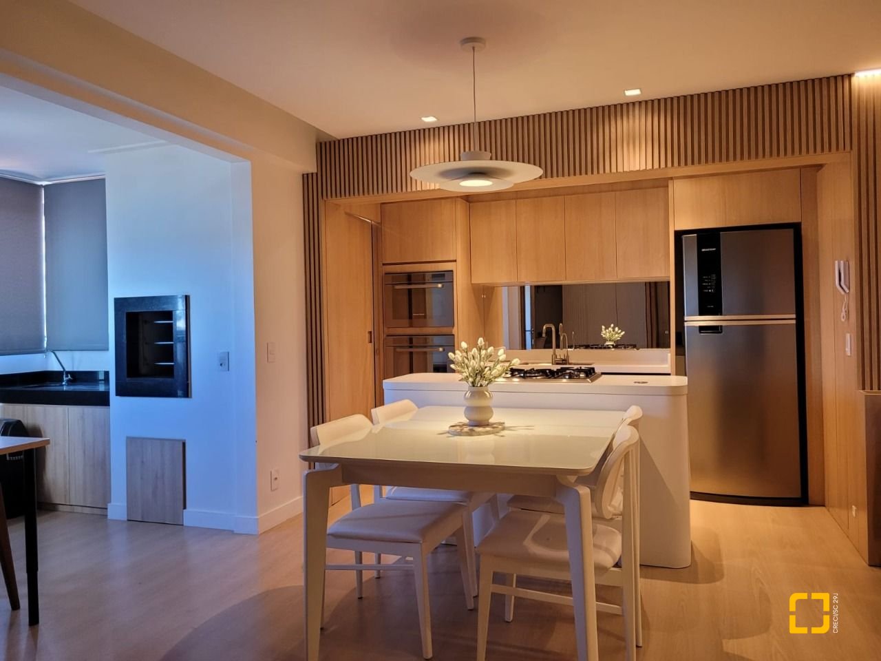 Apartamento com 73m², 3 quartos (sendo 1 suíte), 2 garagens, no bairro Centro em Florianópolis