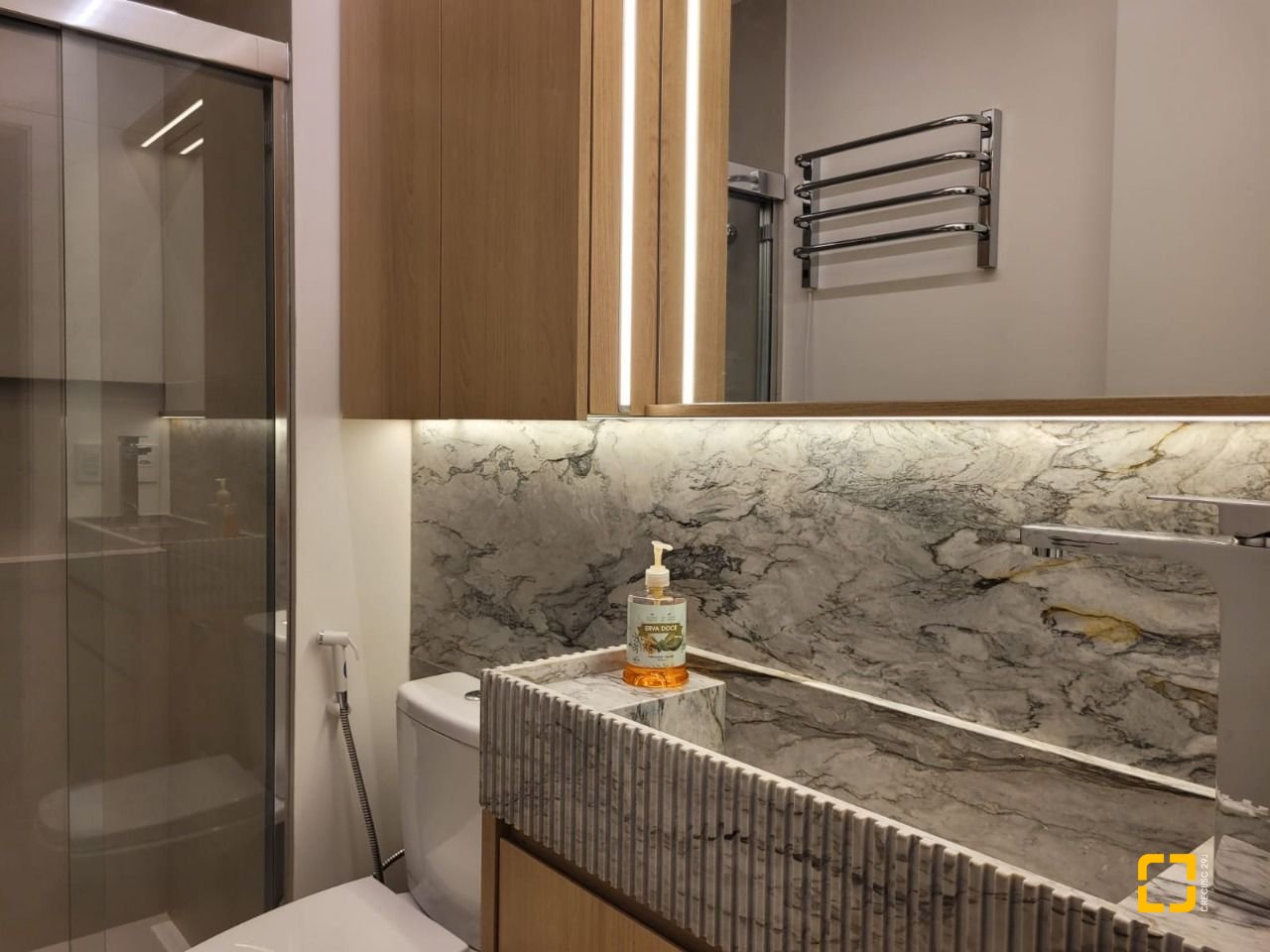 Apartamento com 73m², 3 quartos (sendo 1 suíte), 2 garagens, no bairro Centro em Florianópolis
