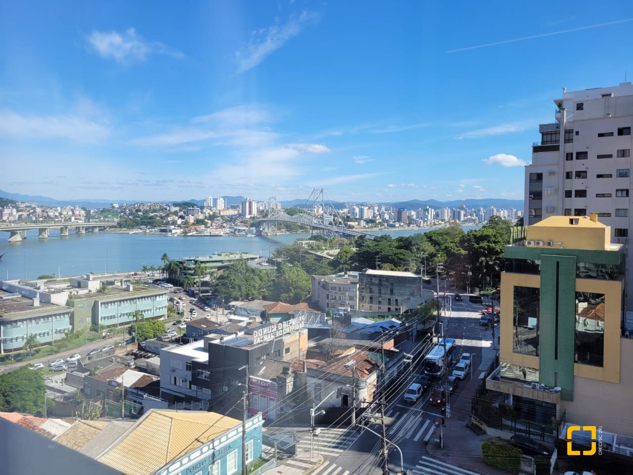 Apartamento com 73m², 3 quartos (sendo 1 suíte), 2 garagens, no bairro Centro em Florianópolis