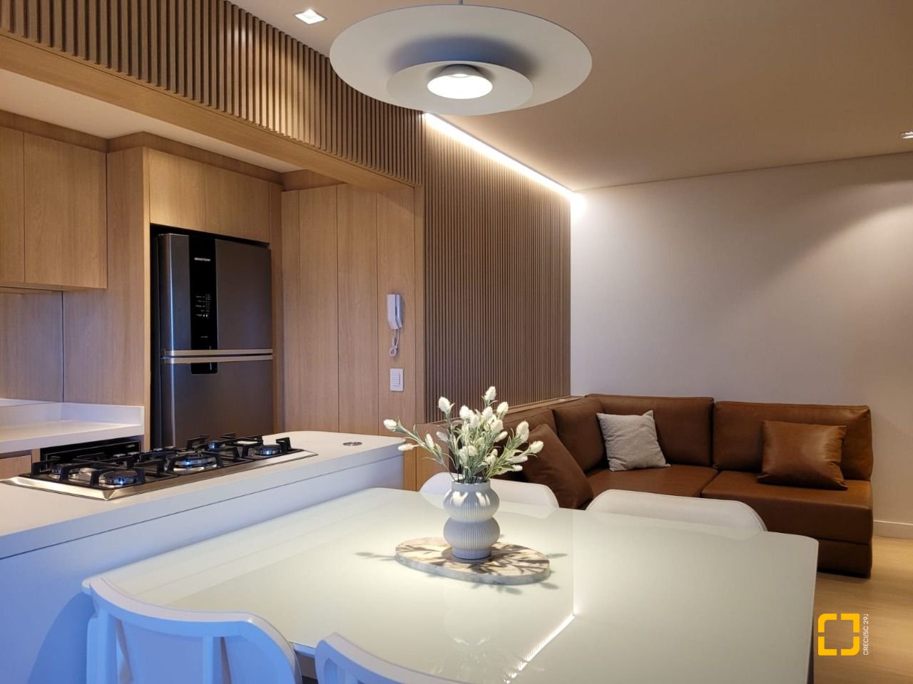 Apartamento com 73m², 3 quartos (sendo 1 suíte), 2 garagens, no bairro Centro em Florianópolis