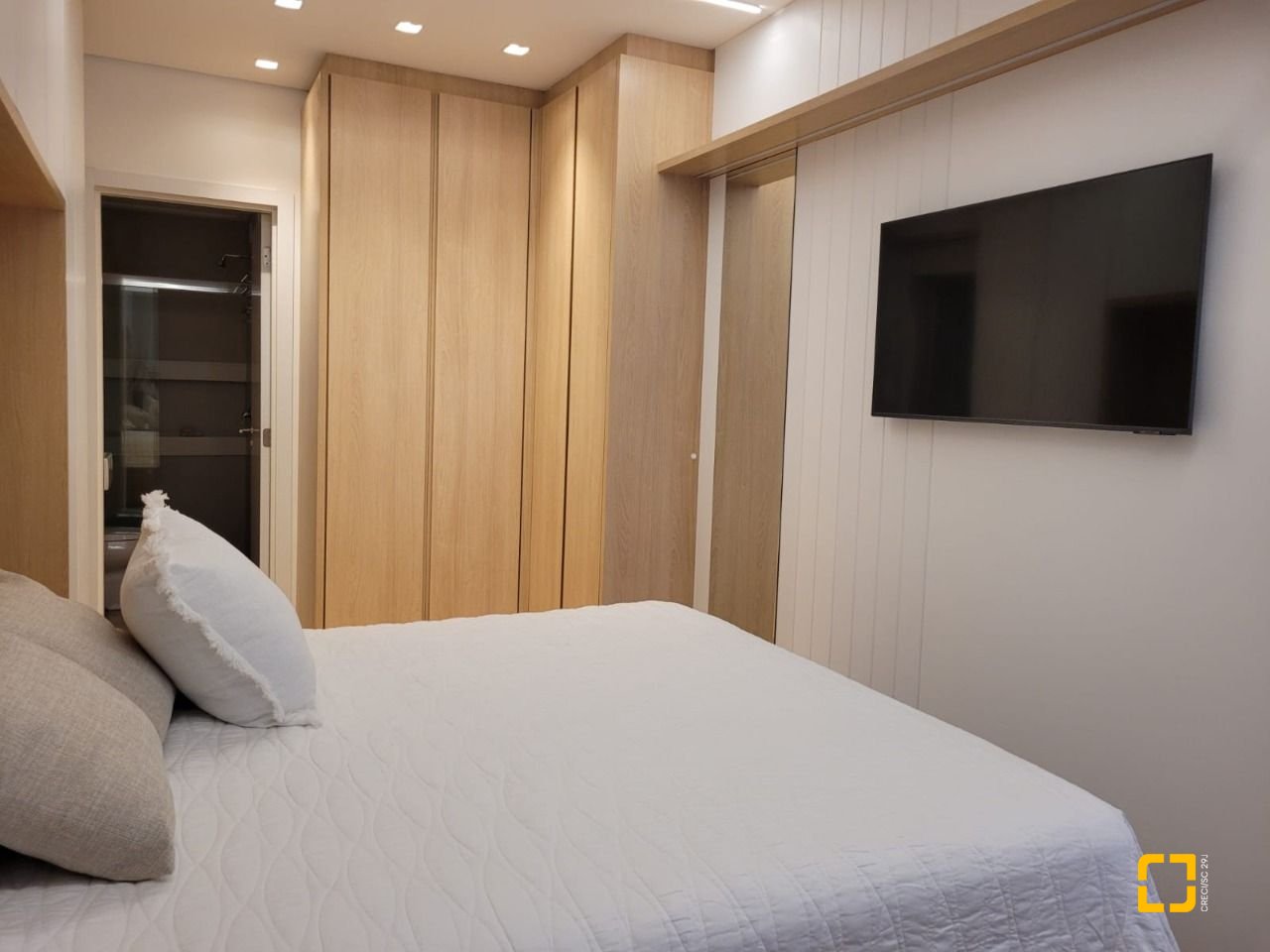 Apartamento com 73m², 3 quartos (sendo 1 suíte), 2 garagens, no bairro Centro em Florianópolis