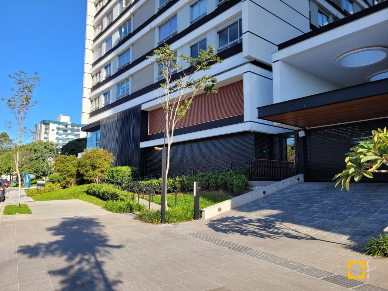 Apartamento com 139m², 6 quartos (sendo 3 suítes), 2 garagens, no bairro Jardim Atlântico em Florianópolis