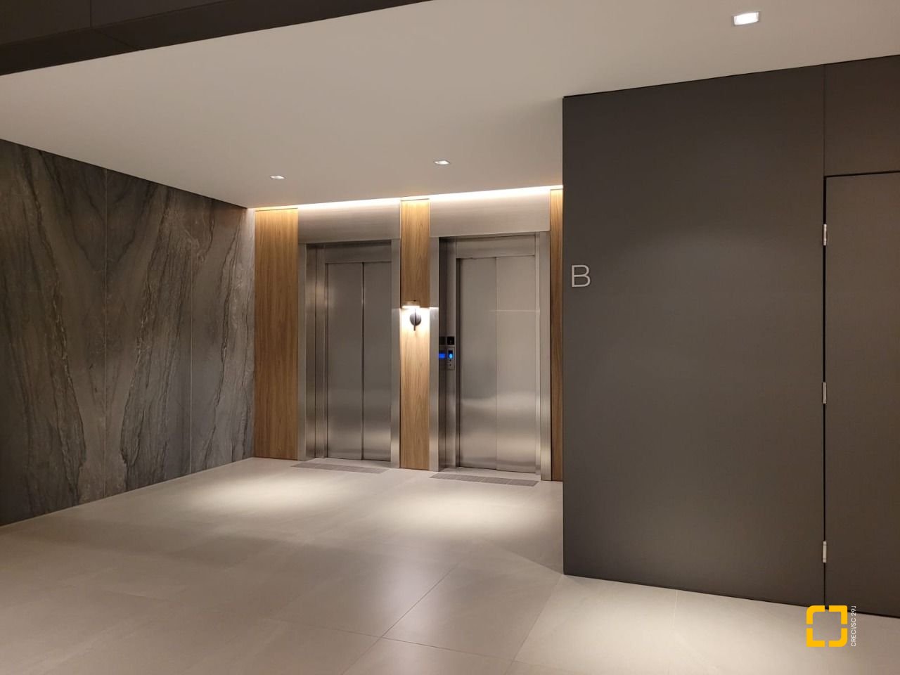 Apartamento com 139m², 6 quartos (sendo 3 suítes), 2 garagens, no bairro Jardim Atlântico em Florianópolis