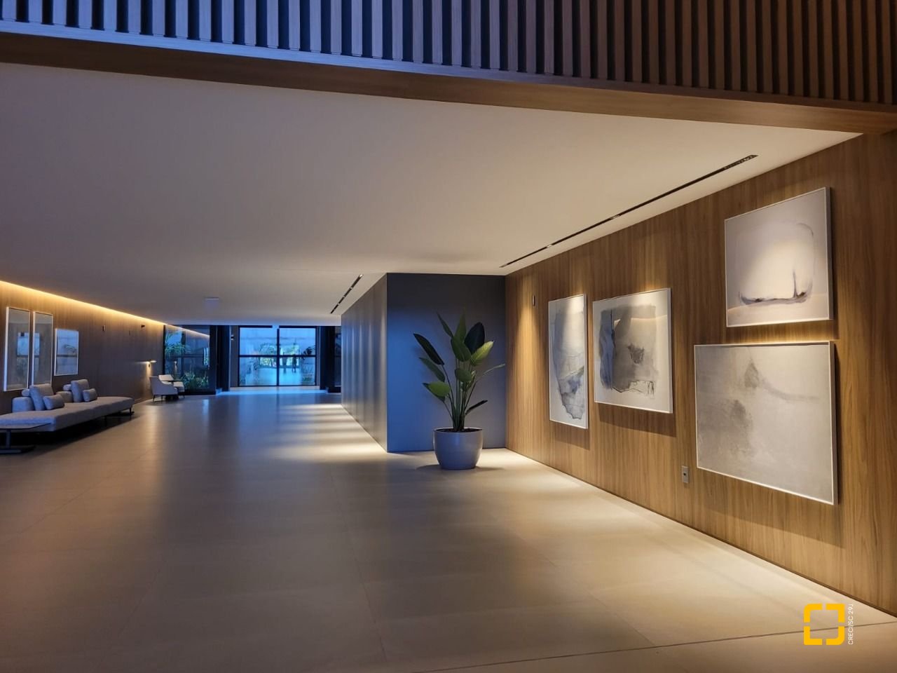 Apartamento com 139m², 6 quartos (sendo 3 suítes), 2 garagens, no bairro Jardim Atlântico em Florianópolis