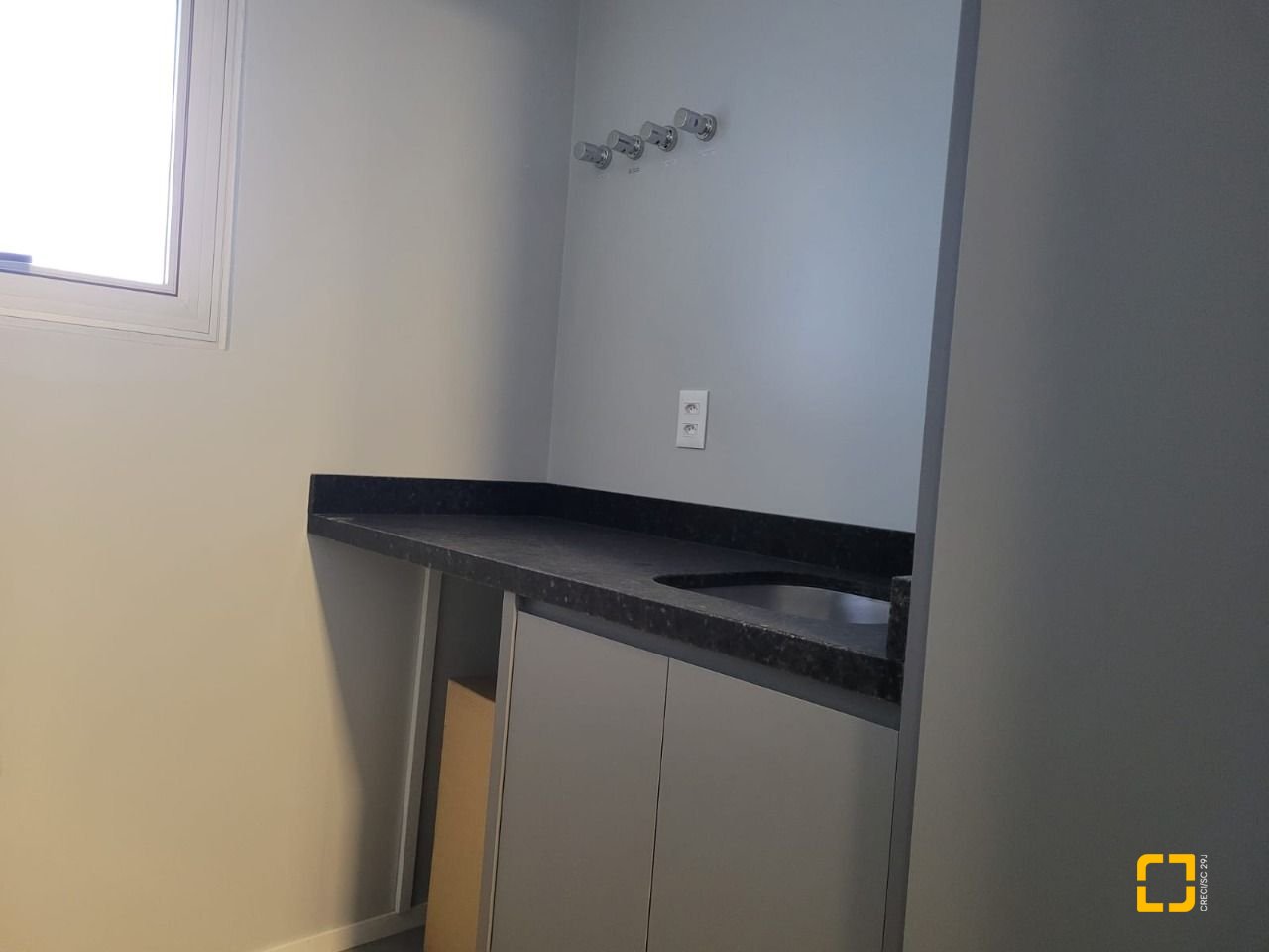 Apartamento com 139m², 6 quartos (sendo 3 suítes), 2 garagens, no bairro Jardim Atlântico em Florianópolis