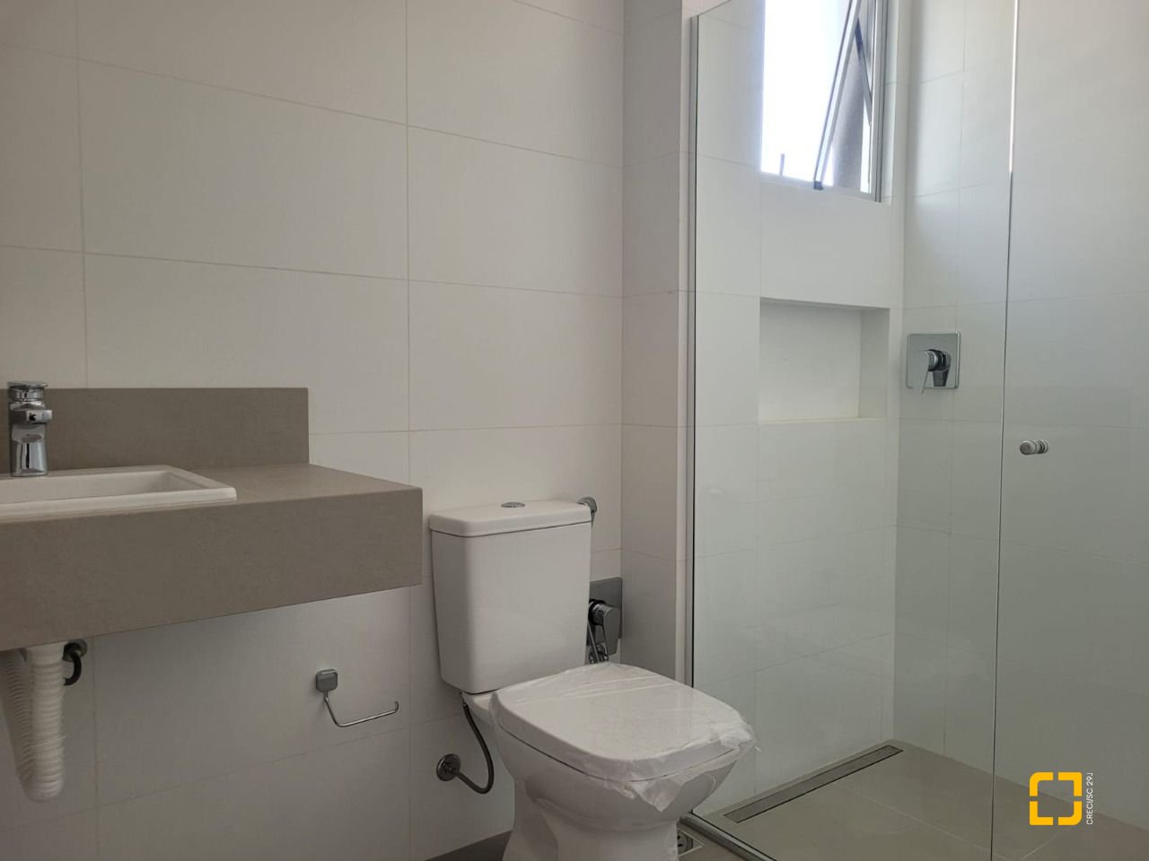 Apartamento com 139m², 6 quartos (sendo 3 suítes), 2 garagens, no bairro Jardim Atlântico em Florianópolis