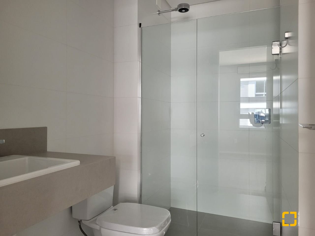 Apartamento com 139m², 6 quartos (sendo 3 suítes), 2 garagens, no bairro Jardim Atlântico em Florianópolis