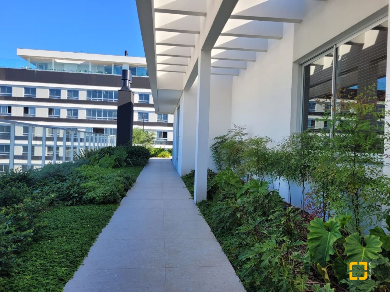 Apartamento com 139m², 6 quartos (sendo 3 suítes), 2 garagens, no bairro Jardim Atlântico em Florianópolis