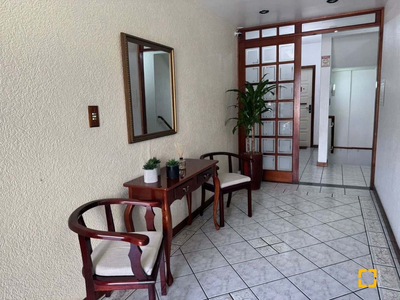 Apartamento com 163m², 5 quartos, 2 garagens, no bairro Balneário em Florianópolis