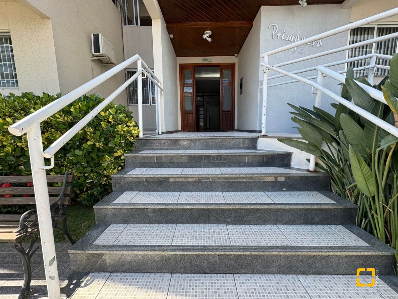 Apartamento com 163m², 5 quartos, 2 garagens, no bairro Balneário em Florianópolis