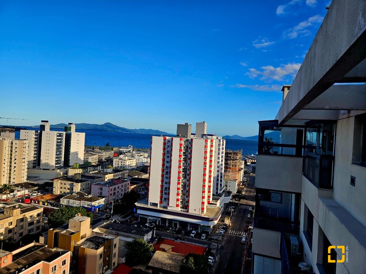 Cobertura com 140m², 3 quartos (sendo 1 suíte), 2 garagens, no bairro Kobrasol em São José