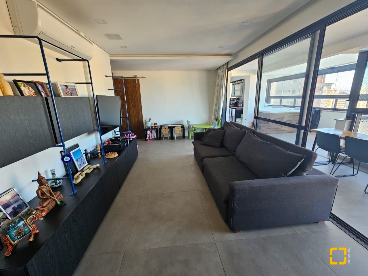 Cobertura com 140m², 3 quartos (sendo 1 suíte), 2 garagens, no bairro Kobrasol em São José