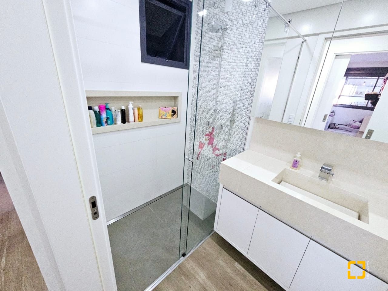 Cobertura com 140m², 3 quartos (sendo 1 suíte), 2 garagens, no bairro Kobrasol em São José