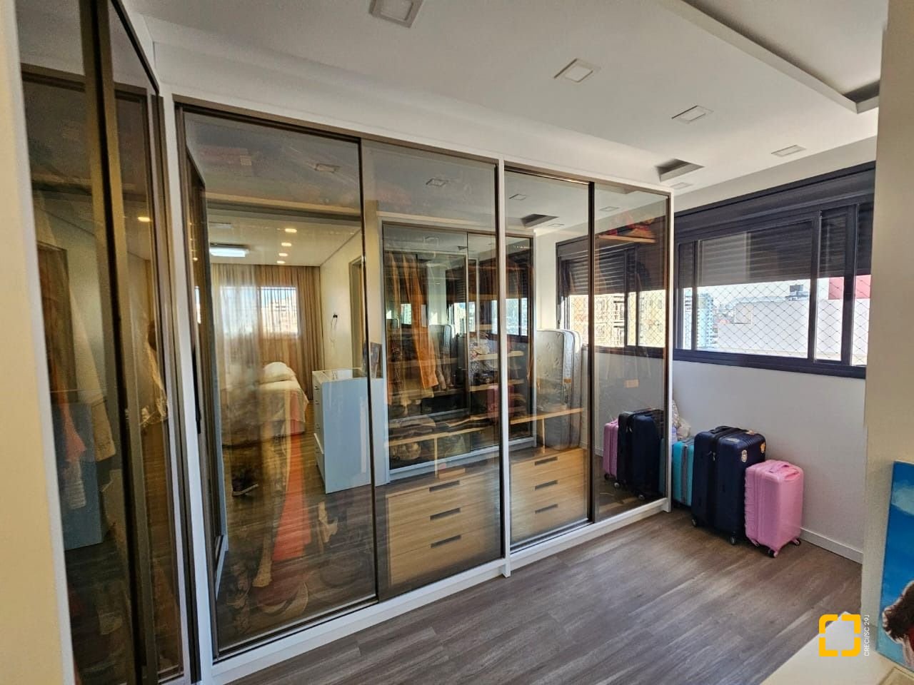 Cobertura com 140m², 3 quartos (sendo 1 suíte), 2 garagens, no bairro Kobrasol em São José