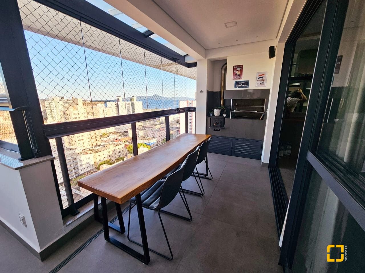Cobertura com 140m², 3 quartos (sendo 1 suíte), 2 garagens, no bairro Kobrasol em São José