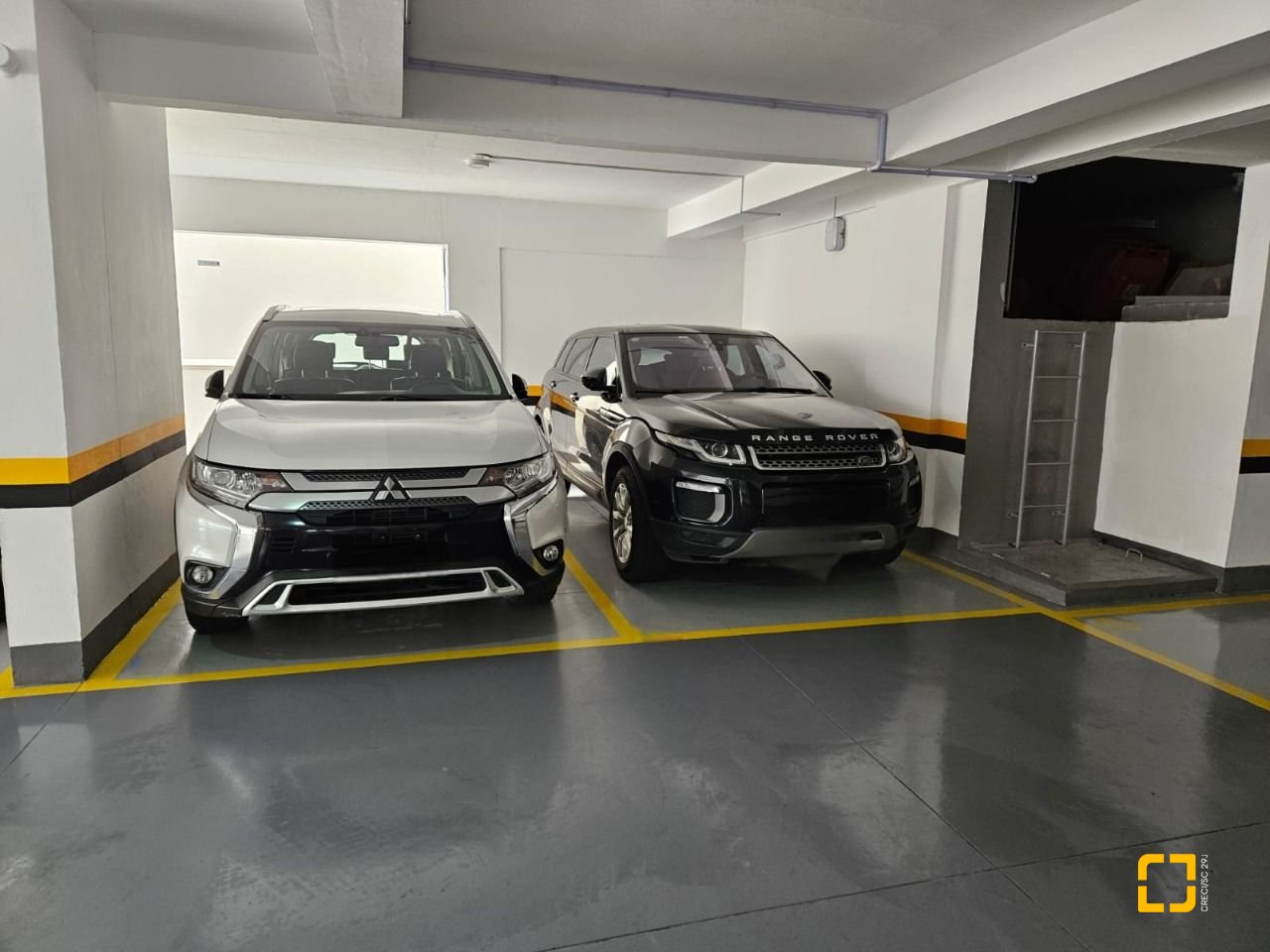Cobertura com 140m², 3 quartos (sendo 1 suíte), 2 garagens, no bairro Kobrasol em São José