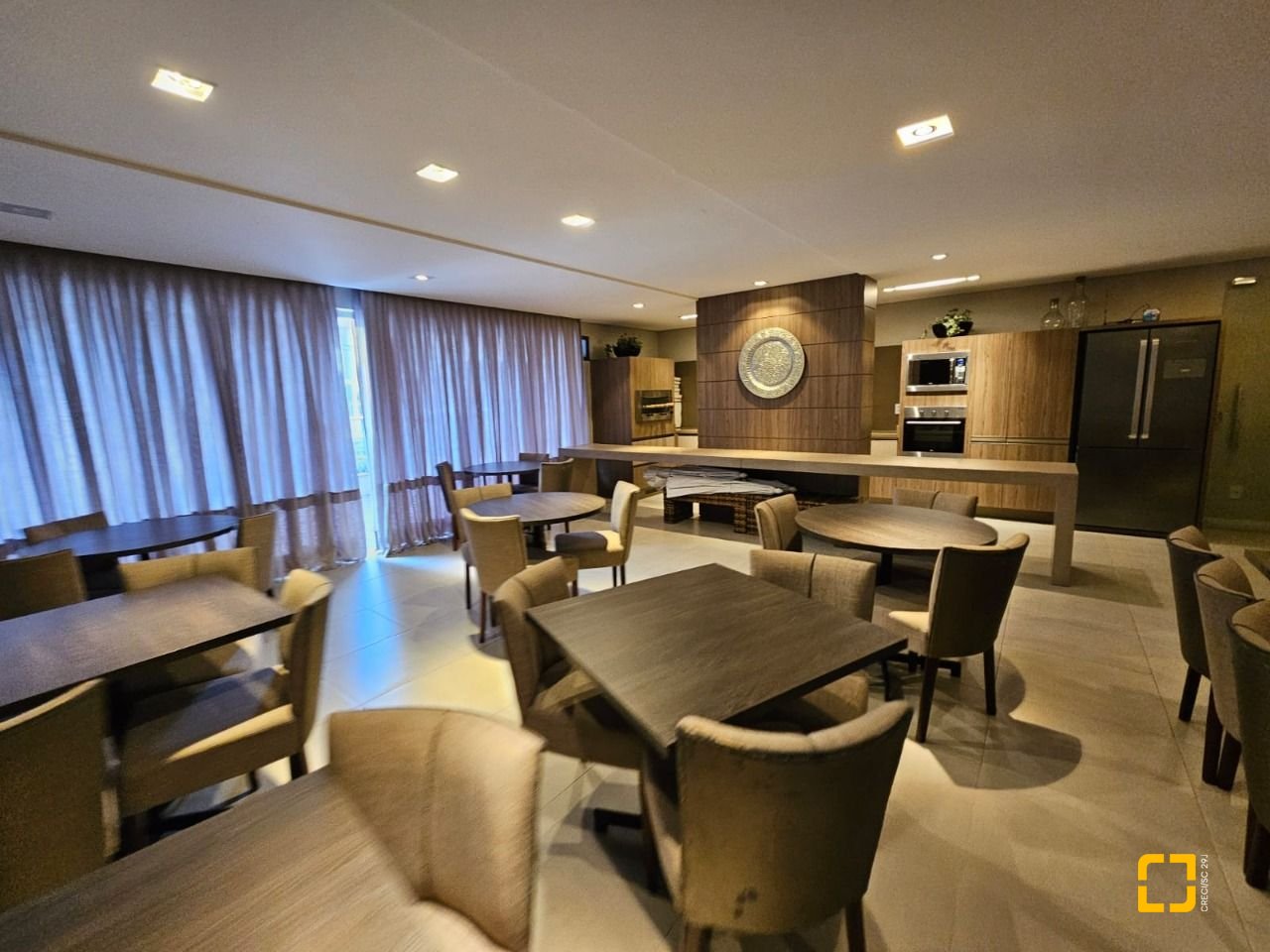 Cobertura com 140m², 3 quartos (sendo 1 suíte), 2 garagens, no bairro Kobrasol em São José