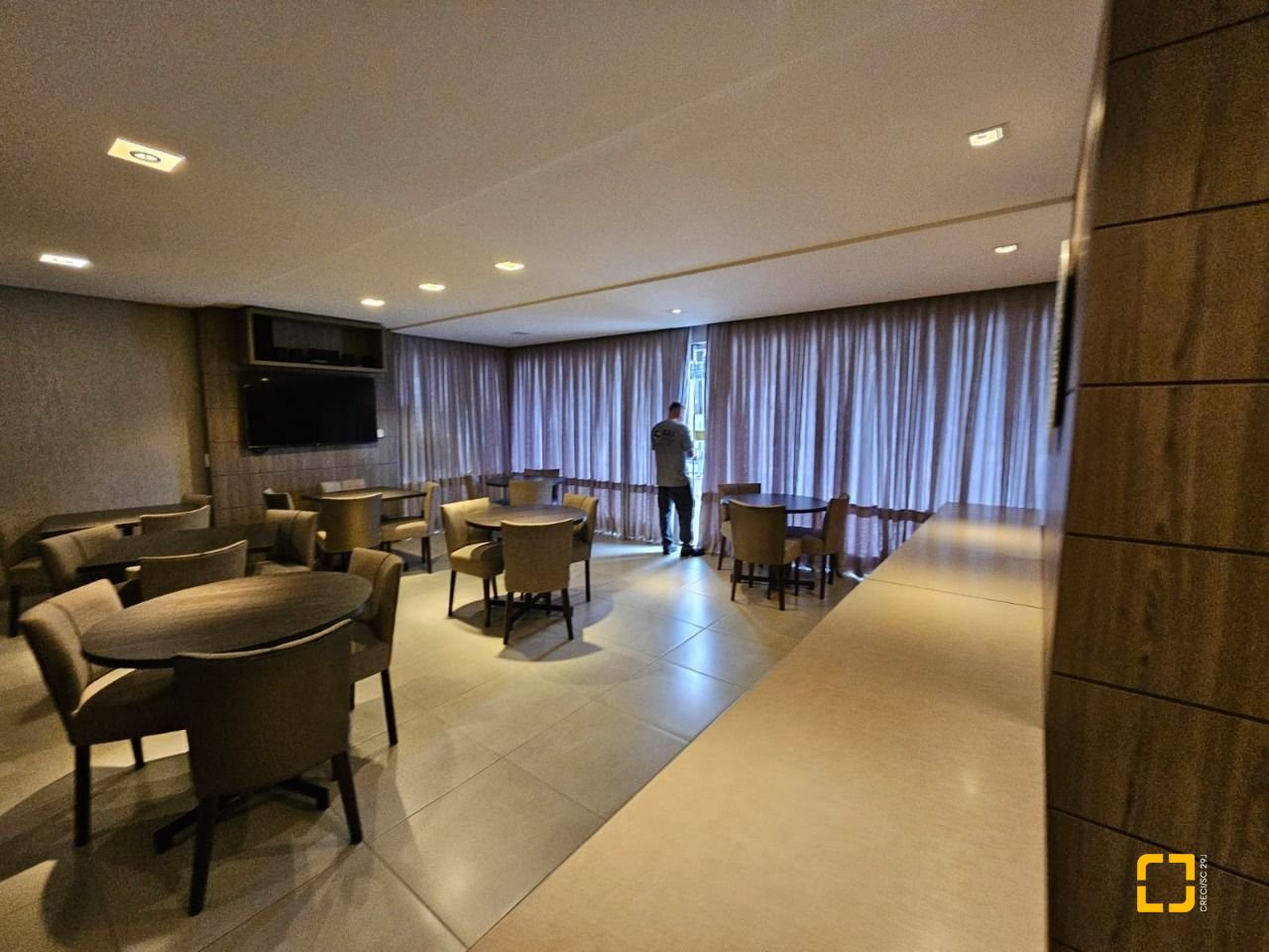 Cobertura com 140m², 3 quartos (sendo 1 suíte), 2 garagens, no bairro Kobrasol em São José