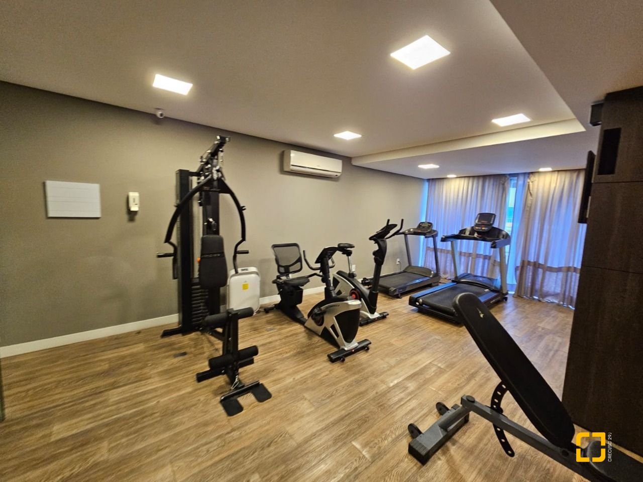 Cobertura com 140m², 3 quartos (sendo 1 suíte), 2 garagens, no bairro Kobrasol em São José