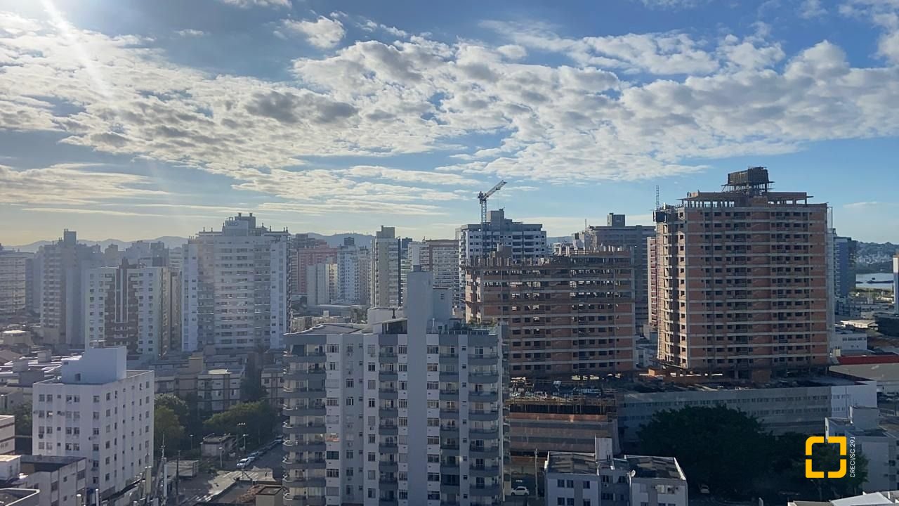 Cobertura com 140m², 3 quartos (sendo 1 suíte), 2 garagens, no bairro Kobrasol em São José