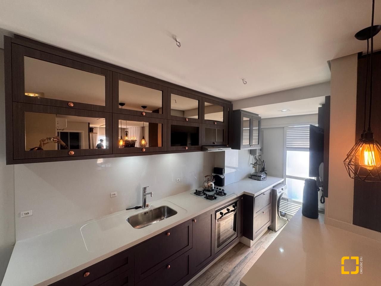 Cobertura com 142m², 2 quartos (sendo 1 suíte), 2 garagens, no bairro Abraão em Florianópolis